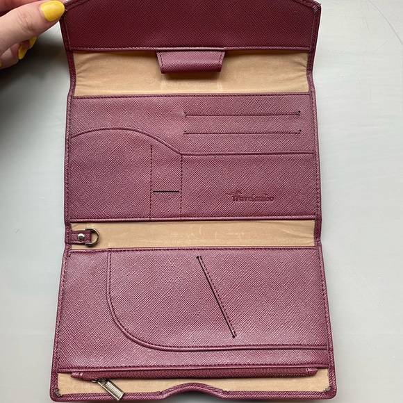 RFID Blocking Oversized Wallet - great for travel! - Picture 2 of 2